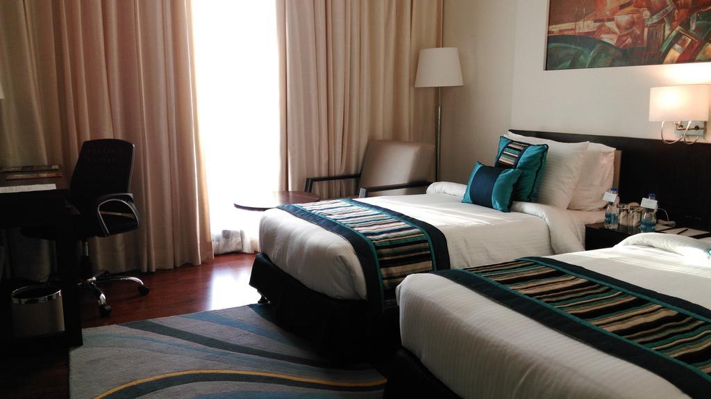 Hotel Country & By Radisson, Bhiwadi